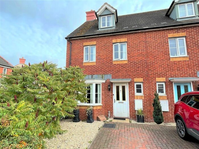 4 Bedroom Town House To Rent In Wyatt Way, Chard, TA20