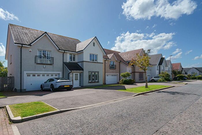5 Bedroom Detached House To Rent In Friarsfield Walk, Cults, Aberdeen, AB15