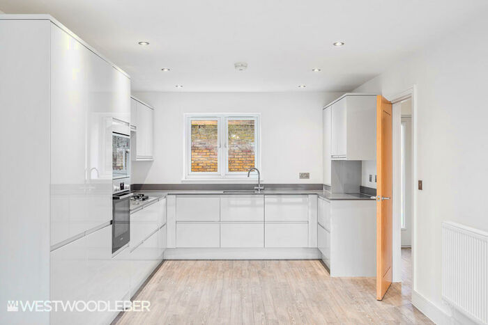 3 Bedroom Terraced House To Rent In Clockhouse Mews, Daws Hill, E4