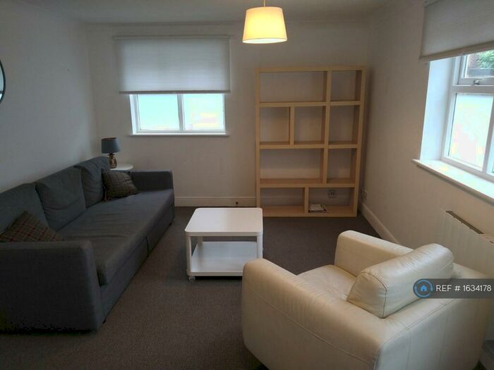 1 Bedroom Flat To Rent In Treaty Street, London, N1
