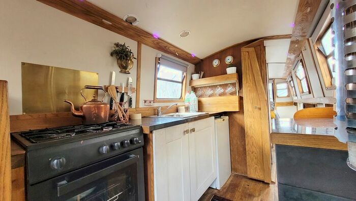 1 Bedroom Houseboat To Rent In Notting Hill, London, W9