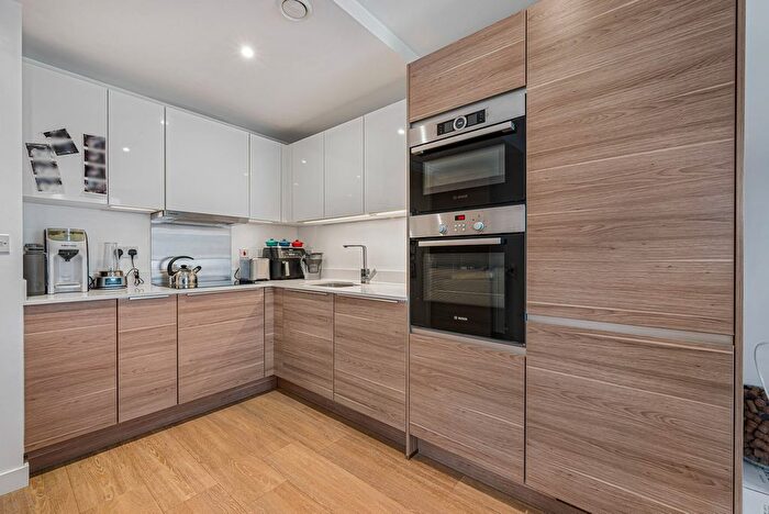 2 Bedroom Flat To Rent In Mary Rose Square, London, SE16