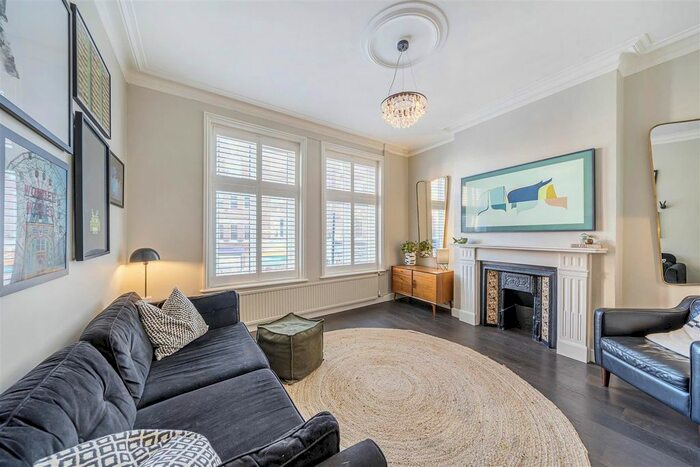 4 Bedroom Flat To Rent In Heath Street, Hampstead, NW3