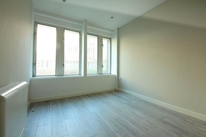 1 Bedroom Flat To Rent In Castleview House, East Lane, WA7