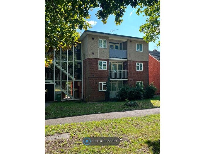 1 Bedroom Flat To Rent In Long Riding, Basildon, SS14