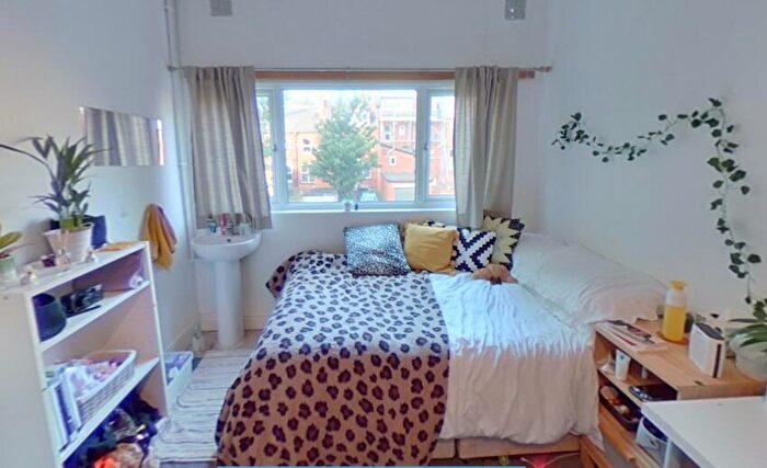 8 Bedroom House To Rent In Kelso Road, Leeds, LS2