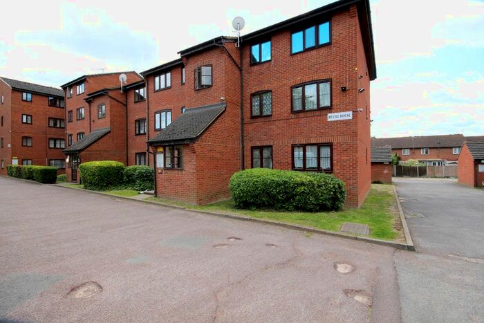 2 Bedroom Flat To Rent In Argent Street, Grays, RM17