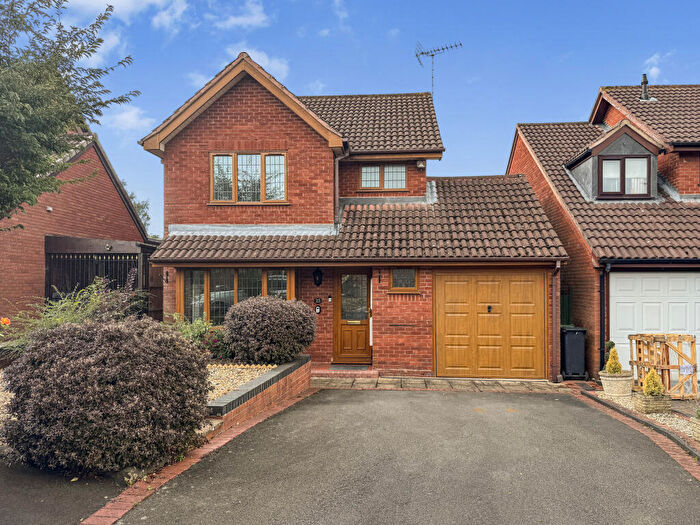 3 Bedroom Detached House For Sale In Fredericks Close, Stourbridge, West Midlands, DY8