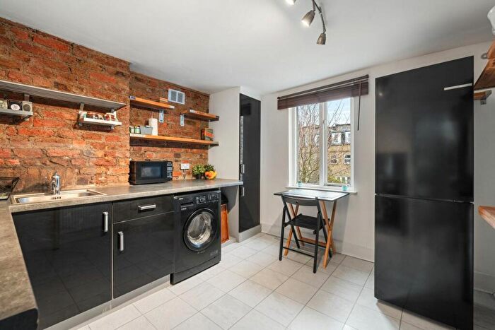 1 Bedroom Flat For Sale In Chaplin Road, London, NW2