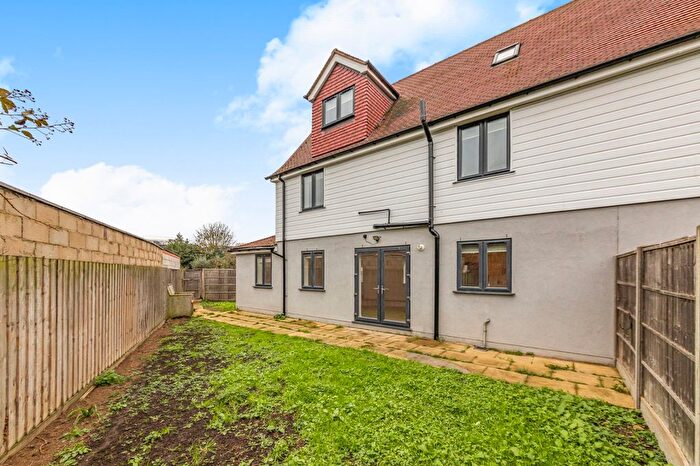 5 Bedroom Detached House To Rent In Kavsan Place, Cranford, TW5