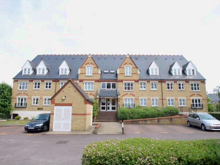 2 Bedroom Flat To Rent In Cheltenham House, Exeter Close, Watford WD24