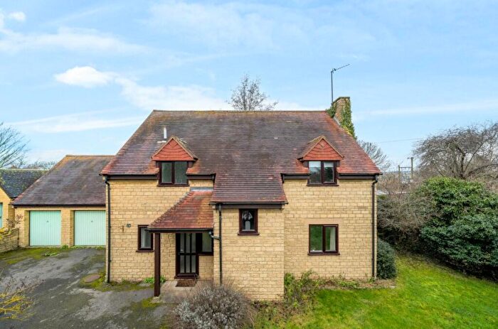 4 Bedroom Detached House For Sale In Rufford House, Clifton Road, Newton Blossomville, Bedford, MK43