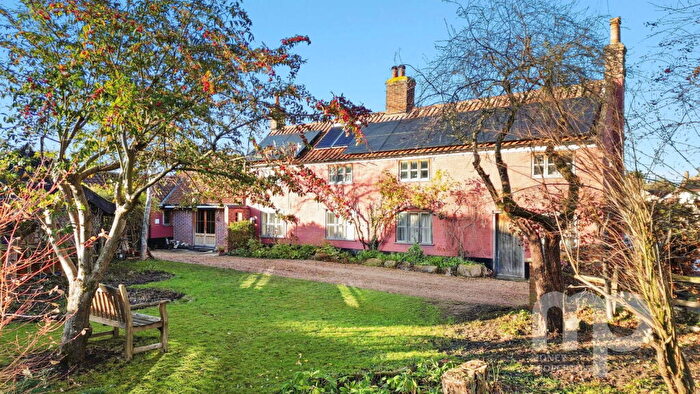 4 Bedroom Detached House For Sale In Tabernacle Lane, Forncett St Peter (flexible Home With Enormous Potential)., NR16