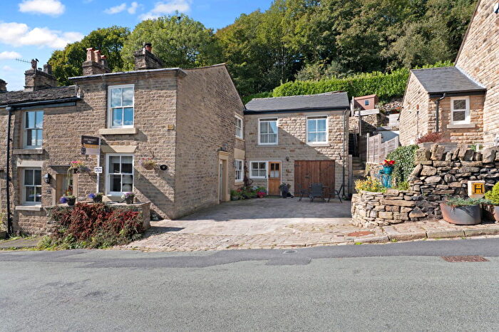 4 Bedroom End Of Terrace House For Sale In Cocksheadhey Road, Bollington, SK10
