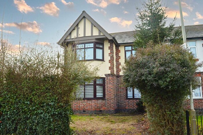 3 Bedroom Semi Detached House For Sale In Fosse Road South, Leicester, LE3