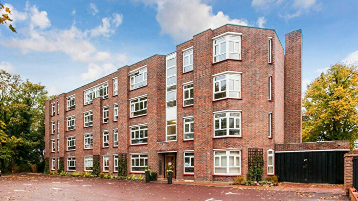 Apartment To Rent In Falconwood Court, Montpelier Row, London, SE3