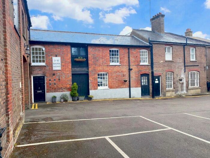 1 Bedroom Apartment To Rent In High Street, Tring, HP23