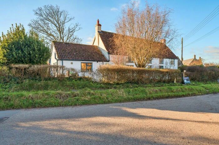 4 Bedroom Detached House For Sale In Alhampton, Somerset, BA4