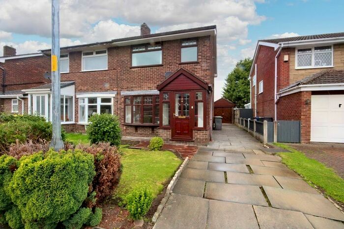 3 Bedroom Semi-Detached House To Rent In Tenbury Drive, Ashton-In-Makerfield, Wigan, WN4