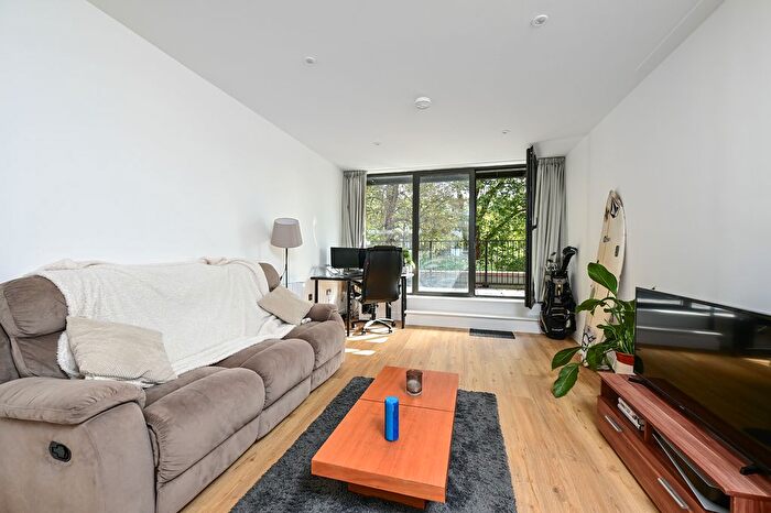 1 Bedroom Flat To Rent In Farnborough Road, Farnborough, GU14