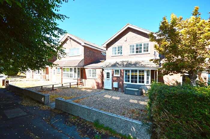 3 Bedroom Link Detached House For Sale In Rowan Way, Hanham, Bristol, BS15