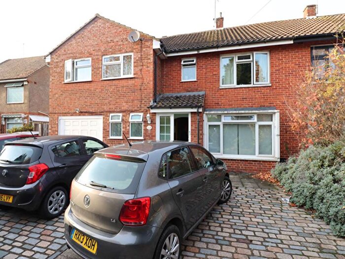 6 Bedroom Property To Rent In Roe Green Lane, Hatfield, Hertfordshire, AL10