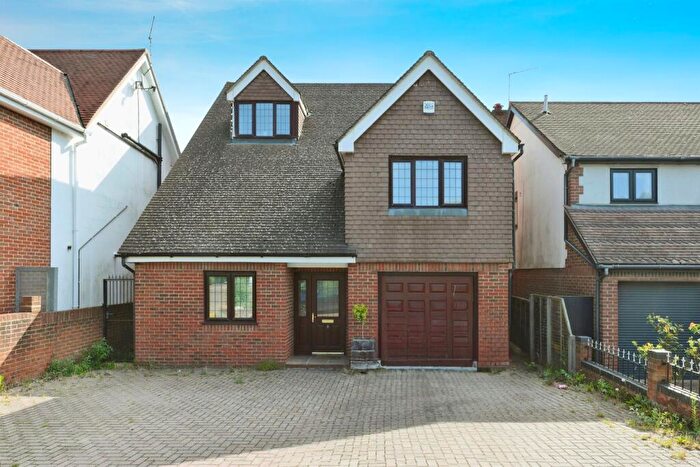5 Bedroom Detached House For Sale In The Mead, Broxbourne, EN10
