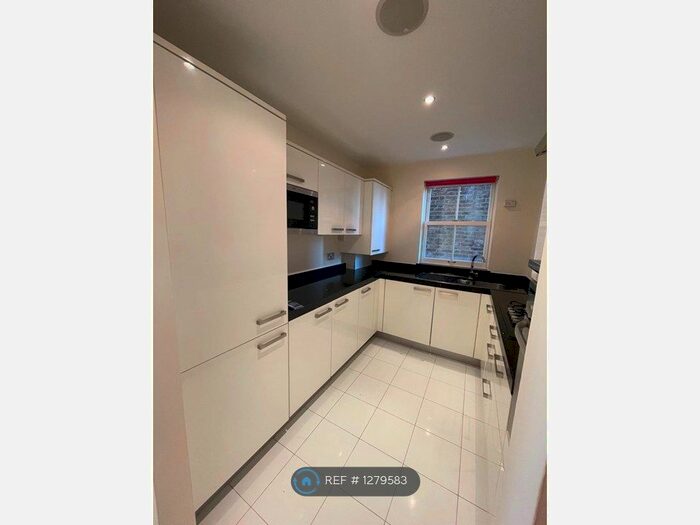 2 Bedroom Flat To Rent In Bloomsbury Mansions, Bromley BR1