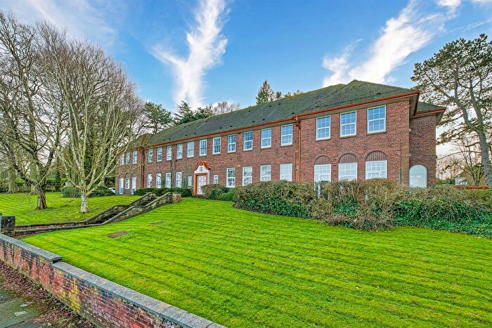 2 Bedroom Flat For Sale In Kingsley Green, Kingsley Road, Frodsham, WA6