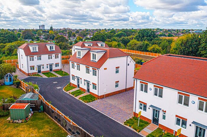 3 Bedroom Semi-Detached House To Rent In Eastwoodbury Lane, Southend-On-Sea, SS2