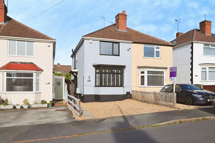 2 Bedroom Semi Detached House For Sale In Lyndhurst Drive, Stourbridge, DY8