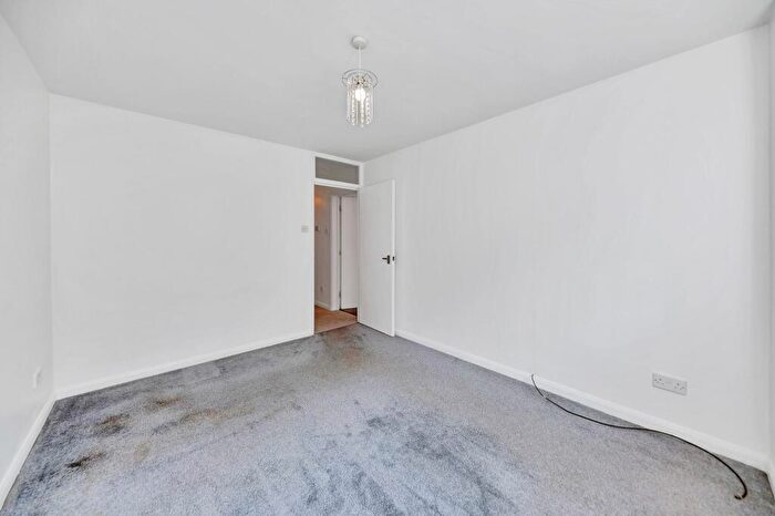 2 Bedroom Flat For Sale In High Street, Barkway, SG8