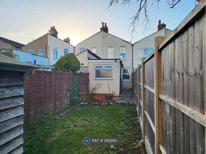 2 Bedroom Terraced House To Rent In Collingwood Road, Sutton, SM1