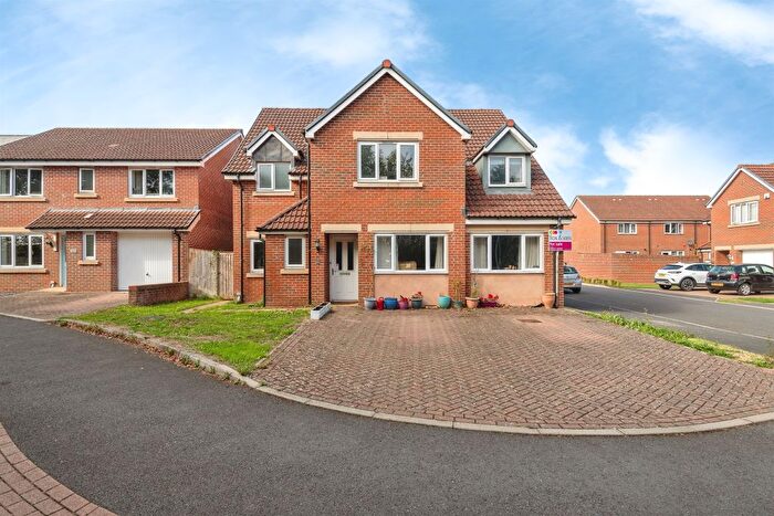 5 Bedroom Detached House For Sale In Mills Drive, Wellington, TA21