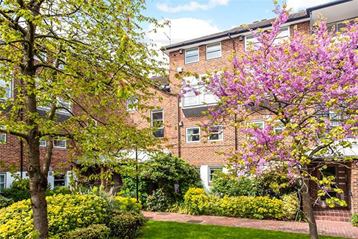 2 Bedroom Flat To Rent In Thorney Crescent, London, SW11