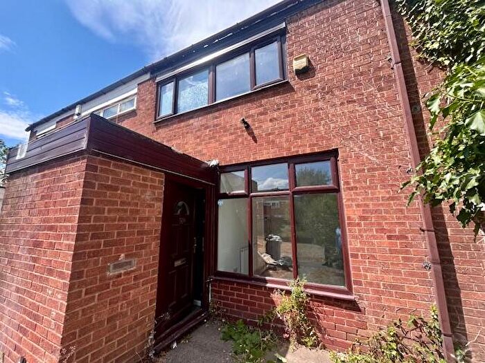 3 Bedroom House To Rent In Yorkminster Drive, Birmingham, B37