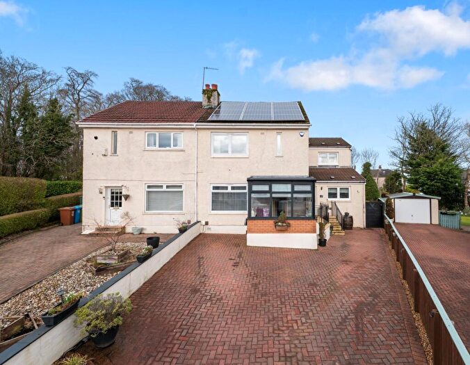 4 Bedroom Semi-Detached House For Sale In Woodside Avenue, Thornliebank, G46