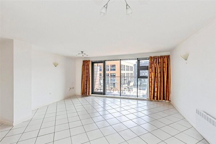 2 Bedroom Flat For Sale In Deanery Road, Bristol, BS1 - Photo 5