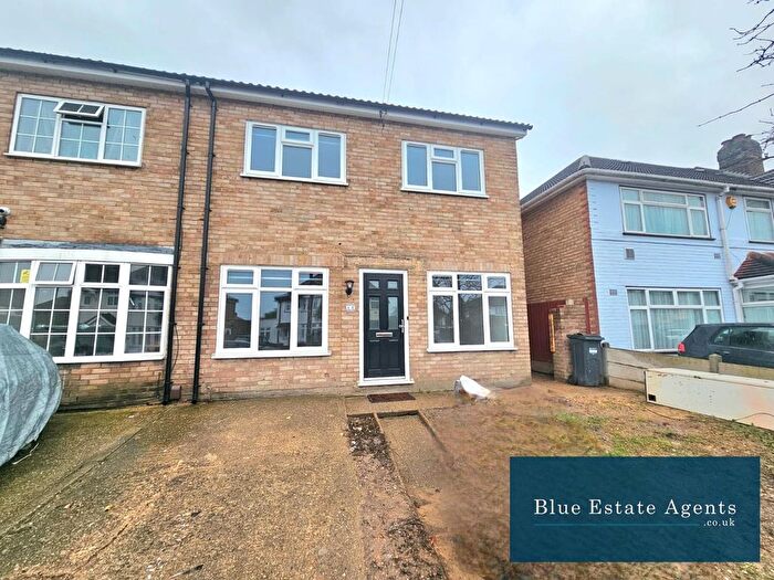 4 Bedroom Semi Detached House To Rent In Springwell Road, Hounslow, TW5