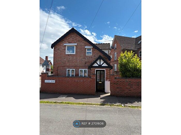 3 Bedroom Semi-Detached House To Rent In Park Road, Loughborough, LE11