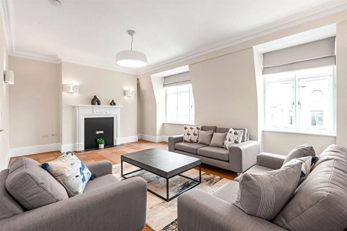 3 Bedroom Flat To Rent In Weymouth Street, Marylebone, London, W1G