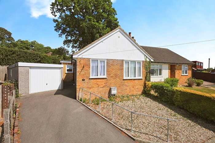 2 Bedroom Bungalow For Sale In Yew Tree Close, Heathfield, East Sussex, TN21