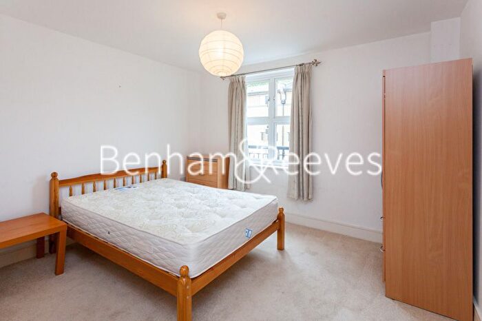 2 Bedroom Flat To Rent In Buckfast Street, Bethnal Green, E2