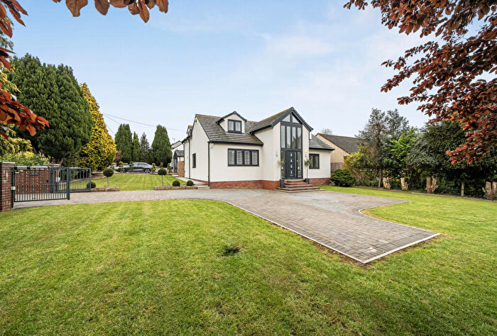 4 Bedroom Detached House For Sale In Badminton Road, Coalpit Heath, Bristol, Gloucestershire, BS36