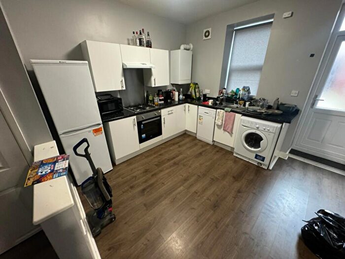 2 Bedroom Flat To Rent In Warwick Street, Newcastle Upon Tyne, NE6