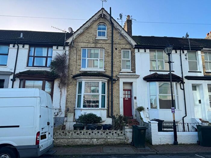 4 Bedroom Block Of Flats For Sale In Norwood Street, Ashford, Kent, TN23