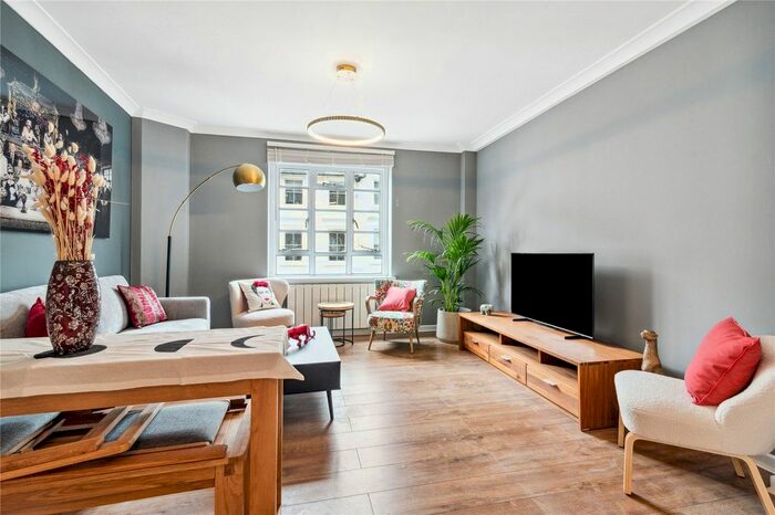 2 Bedroom Flat To Rent In Hatherley Court, Hatherley Grove, London, W2