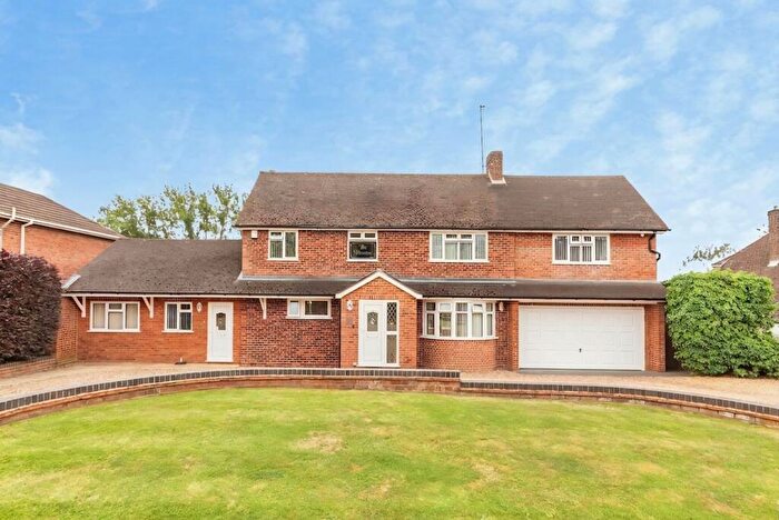 5 Bedroom Detached House For Sale In Fairway Avenue, Tilehurst, RG30