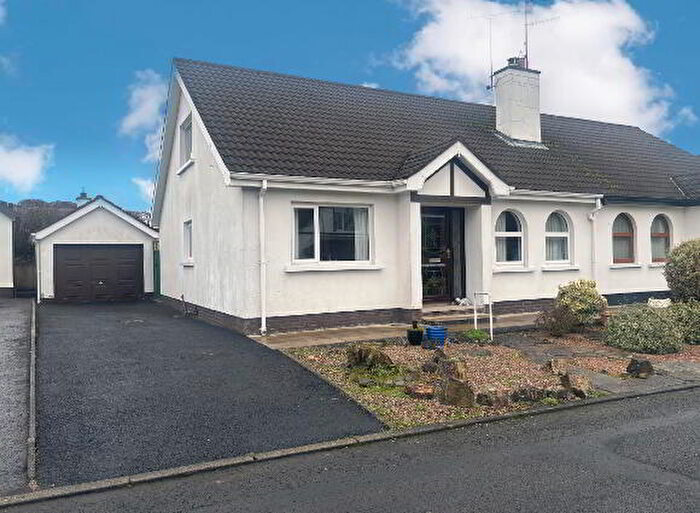 4 Bedroom Semi-detached Chalet Bungalows For Sale In Woodlands, Ballymena, BT43