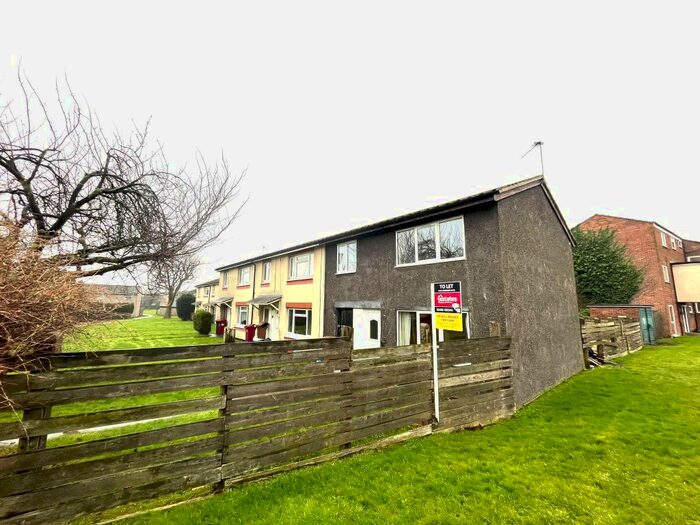 3 Bedroom End Of Terrace House To Rent In Cherry Grove, Scunthorpe, DN16